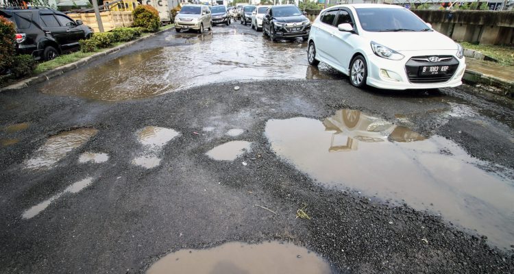 Pemkab Bogor Bakal Perbaiki 24 Jalan Rusak, Berikut Lokasinya !