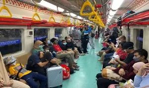 Masyarakat Memilih Mudik Gunakan KRL, Tiketnya Lebih Terjangkau dan Praktis