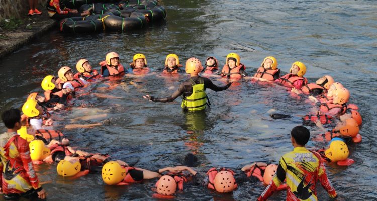Sendang Dalem River Rubing, Wisata Adrenalin Favorit di Kebumen