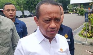 Bahlil Jelaskan Cara Agar RI Tidak Kena Tarif Impor Trump 32%