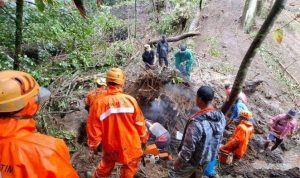 1 Keluarga Meninggal Dunia Setelah Terjebak Longsor di Mojokerto