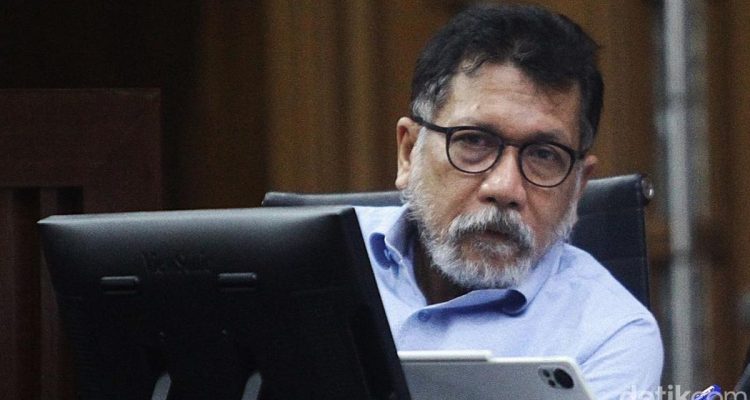 Makelar Zarof Dapat Gratifikasi 1 T tapi Hanya Lapor Karangan Bunga