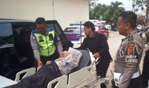 Seorang Wanita Terjebak One Way Saat Hendak Melahirkan, Polisi Sigap Lakukan Pengawalan