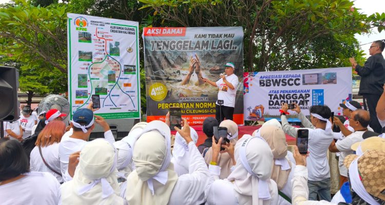 Tak Mau Tenggelam Lagi, Ribuan Warga Vila Nusa Indah Gelar Aksi Damai
