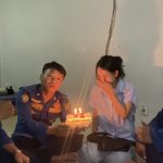 Diputusin Pacar saat Ulang Tahun, Wanita di Bogor Tiup Lilin Bareng Damkar