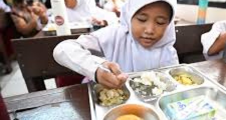 Prabowo Targetkan 82,9 Juta Penerima Program MBG per November 2025